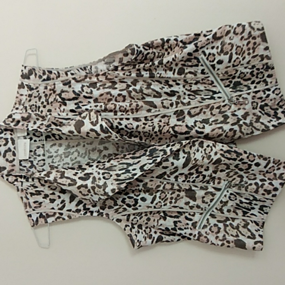 Chico's SZ 2 (L 12) Animal Print Sleeveless Vest